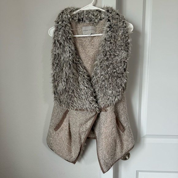 Paper Crane Jackets & Blazers - Paper Crane Tan and Brown Sherpa Draped Vest Size Small Buckle Pockets Fall